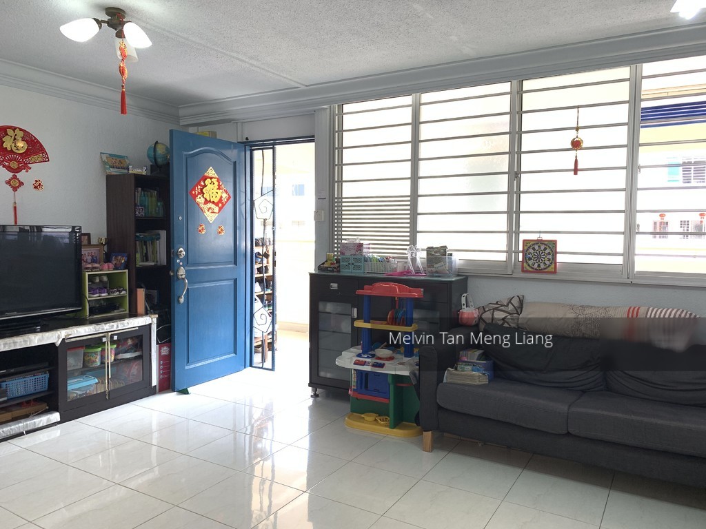 Hougang Avenue 8 thumbnail photo